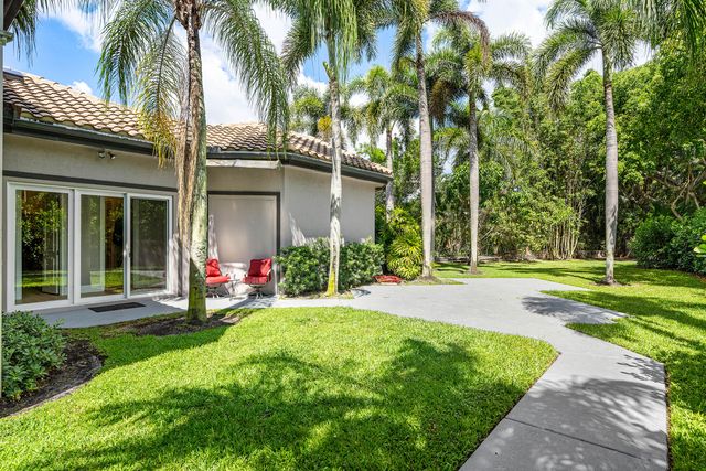 6595 NW 32nd Terrace, Boca Raton, FL 33496