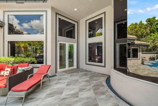6595 NW 32nd Terrace, Boca Raton, FL 33496