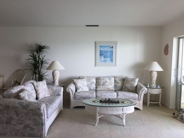 7 DUNOON PLACE 303, Dunedin, FL 34698