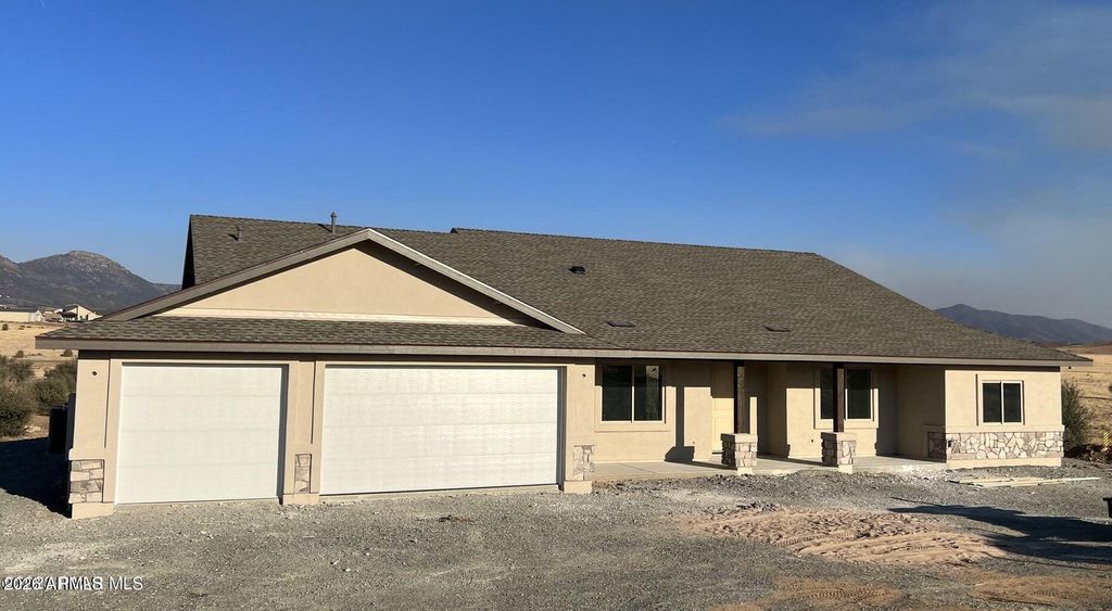 Image 11 of property listing at 5832 E Norma Drive, Prescott Valley, AZ 86315