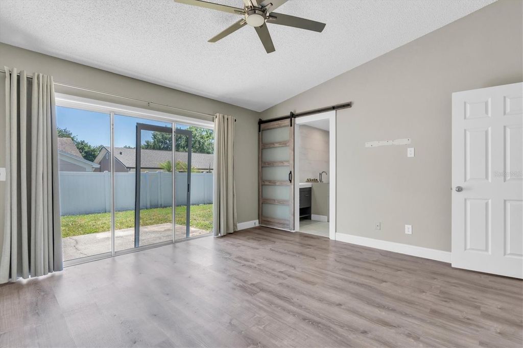 Image 14 of property listing at 9735 CYPRESS SHADOW AVENUE, Tampa, FL 33647