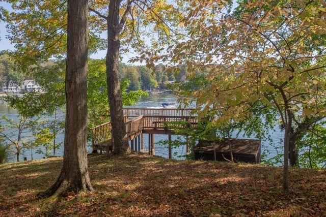 745 Valleywood Heights Drive, Howard, OH 43028