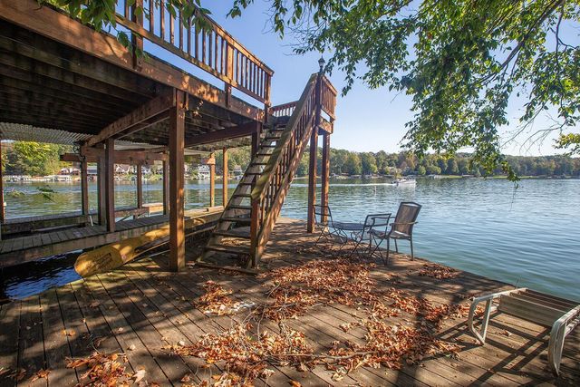 745 Valleywood Heights Drive, Howard, OH 43028