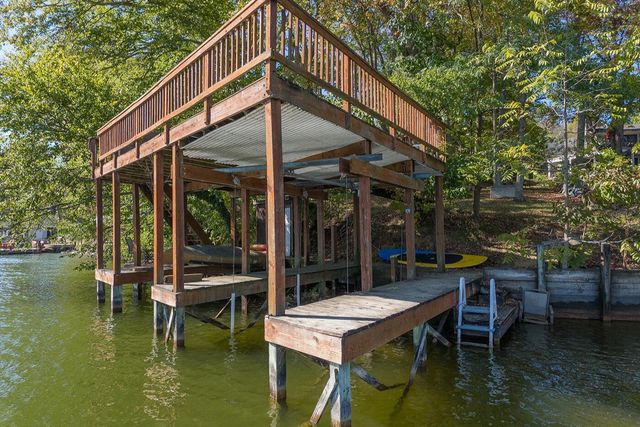 745 Valleywood Heights Drive, Howard, OH 43028