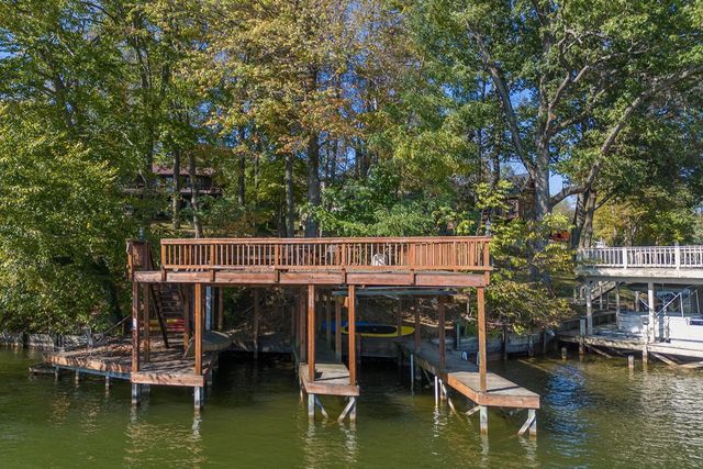 745 Valleywood Heights Drive, Howard, OH 43028