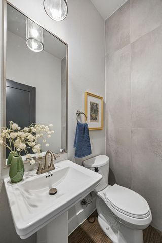 732 Creek Valley Court, Allen, TX 75002