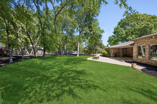 732 Creek Valley Court, Allen, TX 75002