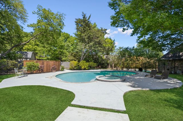 732 Creek Valley Court, Allen, TX 75002