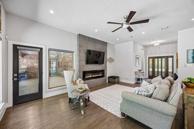 732 Creek Valley Court, Allen, TX 75002