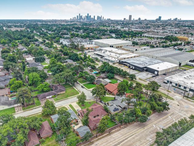 1111 Clovis Road, Houston, TX 77008