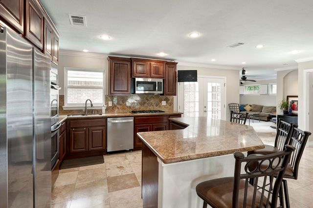 1111 Clovis Road, Houston, TX 77008