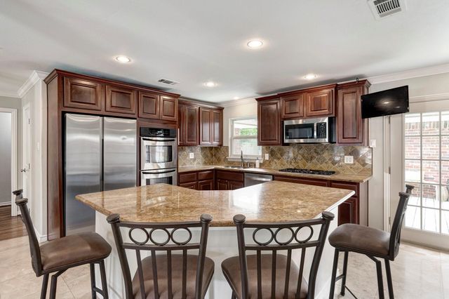 1111 Clovis Road, Houston, TX 77008