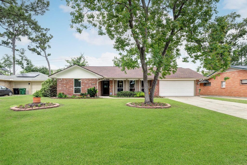 1111 Clovis Road, Houston, TX 77008