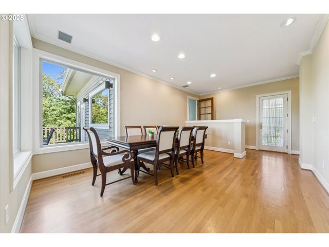 2323 Nw PINNACLE Dr, Portland, OR 97229