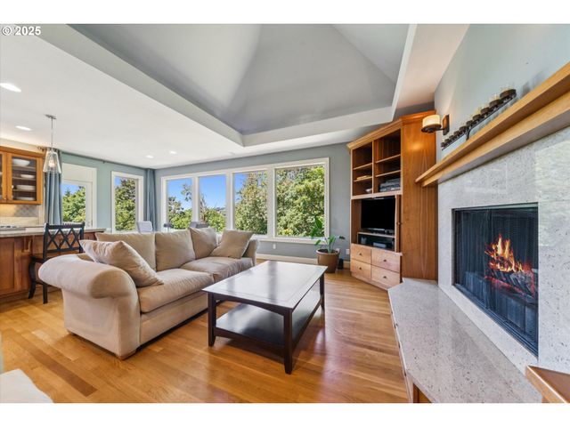 2323 Nw PINNACLE Dr, Portland, OR 97229
