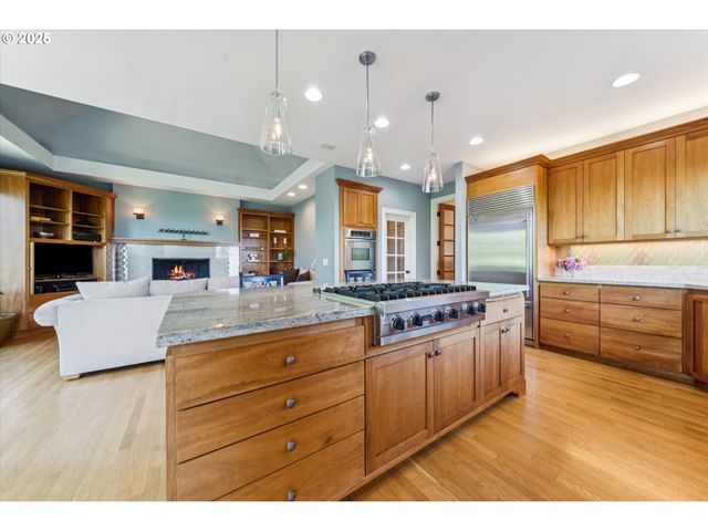 2323 Nw PINNACLE Dr, Portland, OR 97229