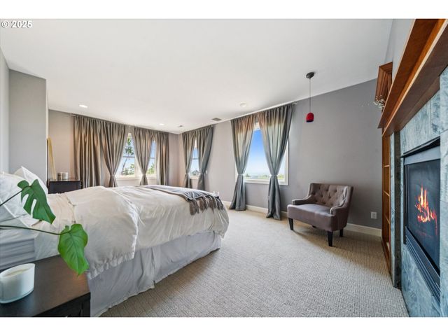 2323 Nw PINNACLE Dr, Portland, OR 97229