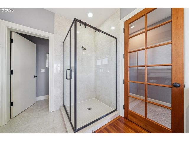 2323 Nw PINNACLE Dr, Portland, OR 97229