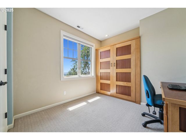 2323 Nw PINNACLE Dr, Portland, OR 97229