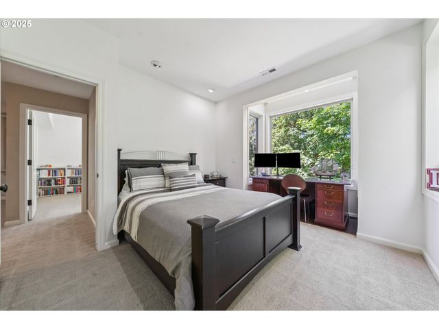2323 Nw PINNACLE Dr, Portland, OR 97229