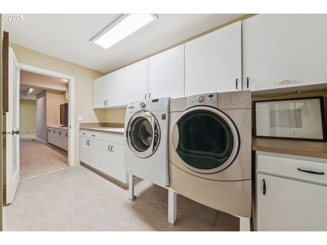 2323 Nw PINNACLE Dr, Portland, OR 97229