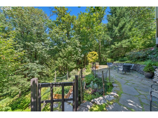 2323 Nw PINNACLE Dr, Portland, OR 97229