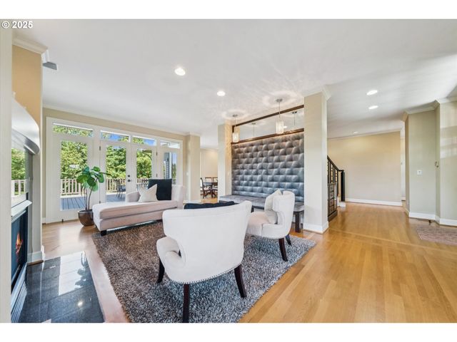 2323 Nw PINNACLE Dr, Portland, OR 97229