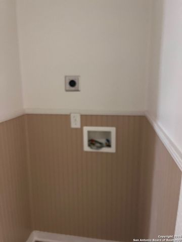 1510 12th, Hondo, TX 78861