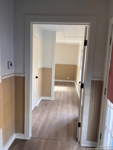 1510 12th, Hondo, TX 78861