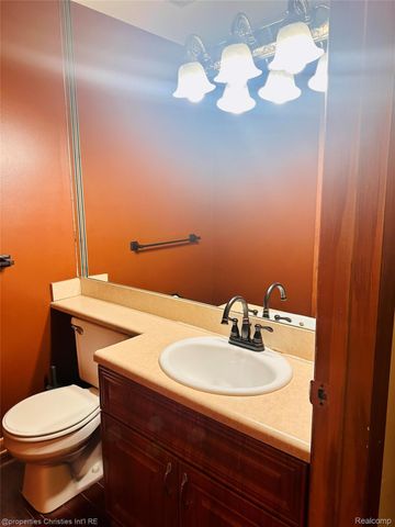 30244 Southampton Lane, Farmington Hills, MI 48331
