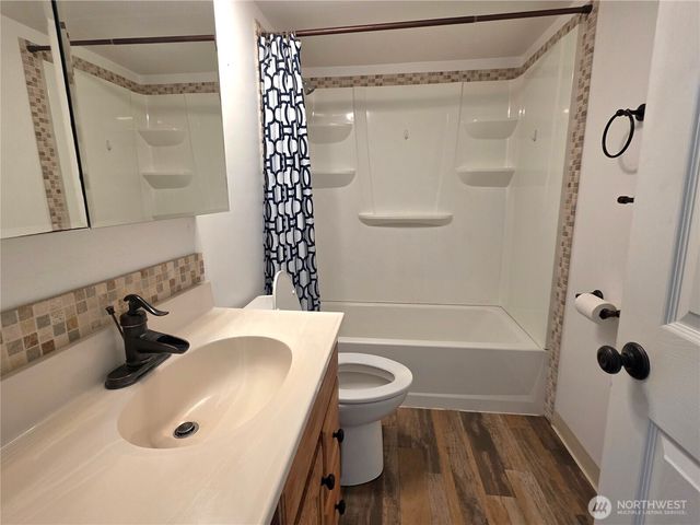 10002 Oak Lane SW, Lakewood, WA 98499