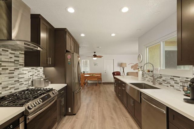 1050 Bradford Cir, Lodi, CA 95240