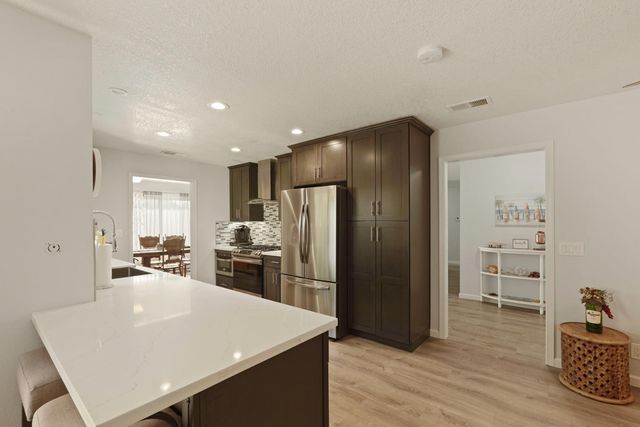 1050 Bradford Cir, Lodi, CA 95240