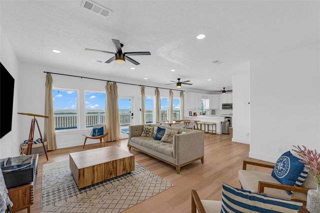 112 Ocean Shore Drive, Crystal Beach, TX 77650