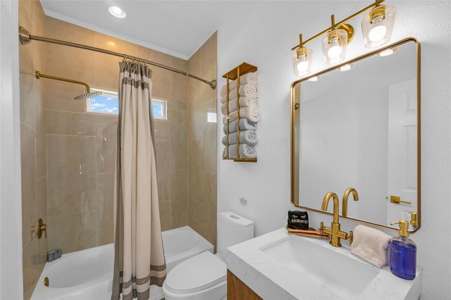 112 Ocean Shore Drive, Crystal Beach, TX 77650