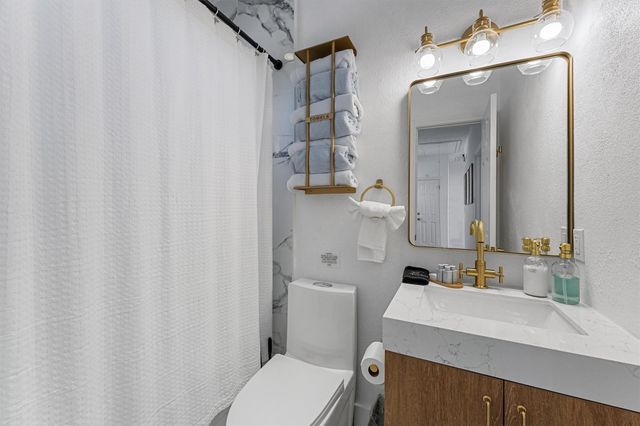 112 Ocean Shore Drive, Crystal Beach, TX 77650