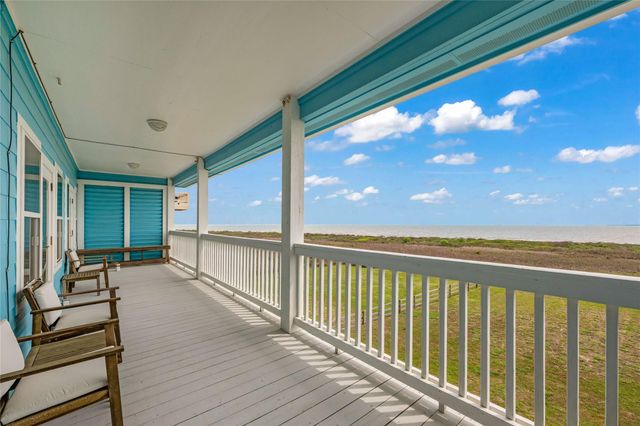 112 Ocean Shore Drive, Crystal Beach, TX 77650