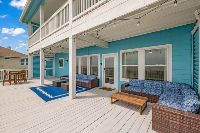 112 Ocean Shore Drive, Crystal Beach, TX 77650
