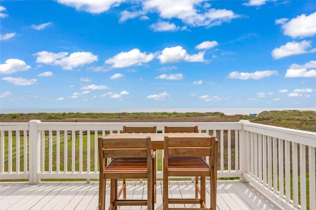 112 Ocean Shore Drive, Crystal Beach, TX 77650