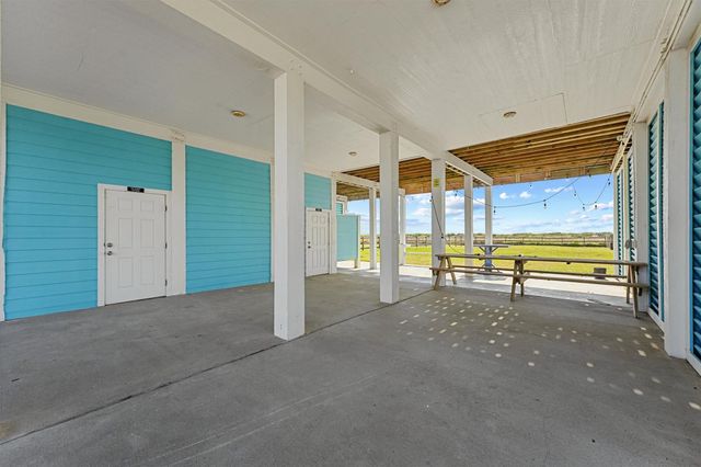 112 Ocean Shore Drive, Crystal Beach, TX 77650