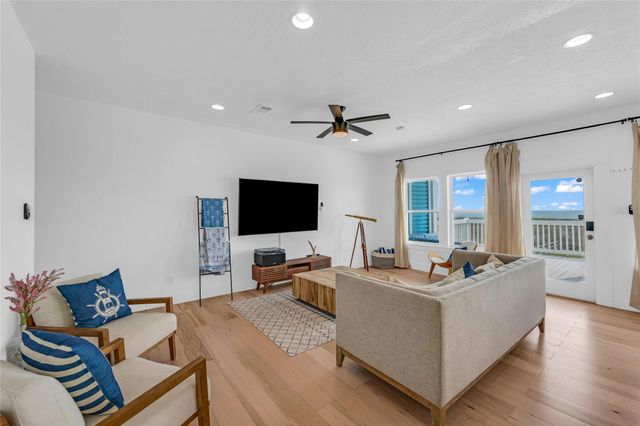 112 Ocean Shore Drive, Crystal Beach, TX 77650