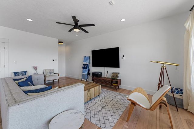 112 Ocean Shore Drive, Crystal Beach, TX 77650