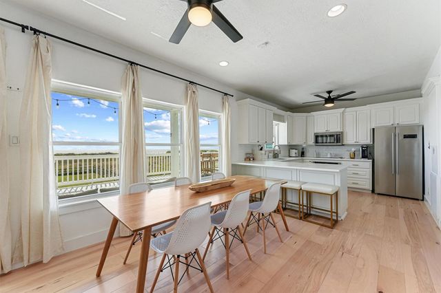 112 Ocean Shore Drive, Crystal Beach, TX 77650