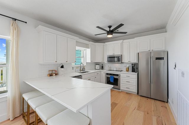 112 Ocean Shore Drive, Crystal Beach, TX 77650