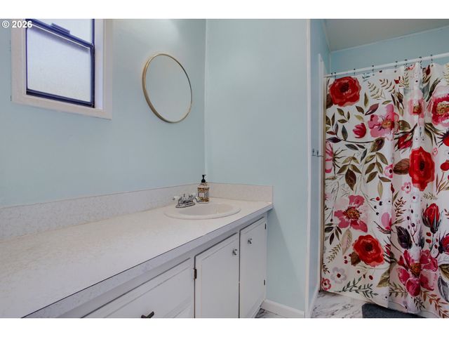 11524 Sw ROYAL VILLA Dr, Tigard, OR 97224