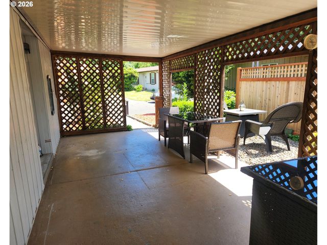 11524 Sw ROYAL VILLA Dr, Tigard, OR 97224