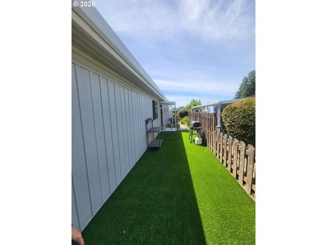 11524 Sw ROYAL VILLA Dr, Tigard, OR 97224
