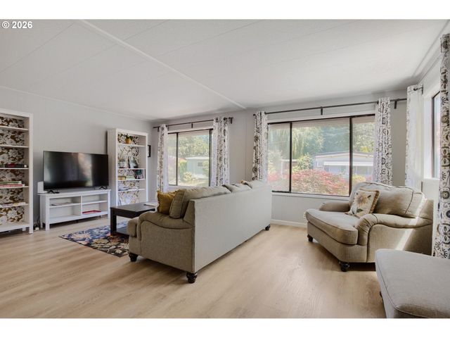 11524 Sw ROYAL VILLA Dr, Tigard, OR 97224