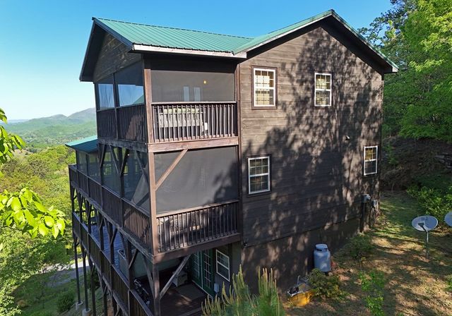 299 Bethabara View, Hayesville, NC 28904