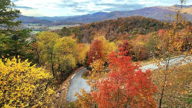 299 Bethabara View, Hayesville, NC 28904